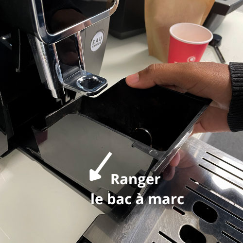 vider-le-bac-a-marc-delonghi-4